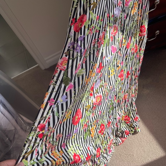 Zara — Long Striped and Floral Print Dress — maxi dress - size Medium - Picture 6 of 6
